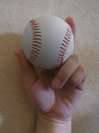 ジャイロ ツーシーム 野球ジャイロボールの軌道や特徴 握り方や投げ方伸びのあるストレートで球速アップ